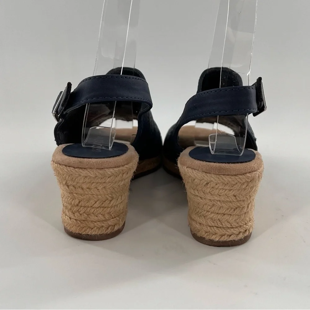 Easy Street womens sandals size 6 navy blue faux leather floral Espadrilles